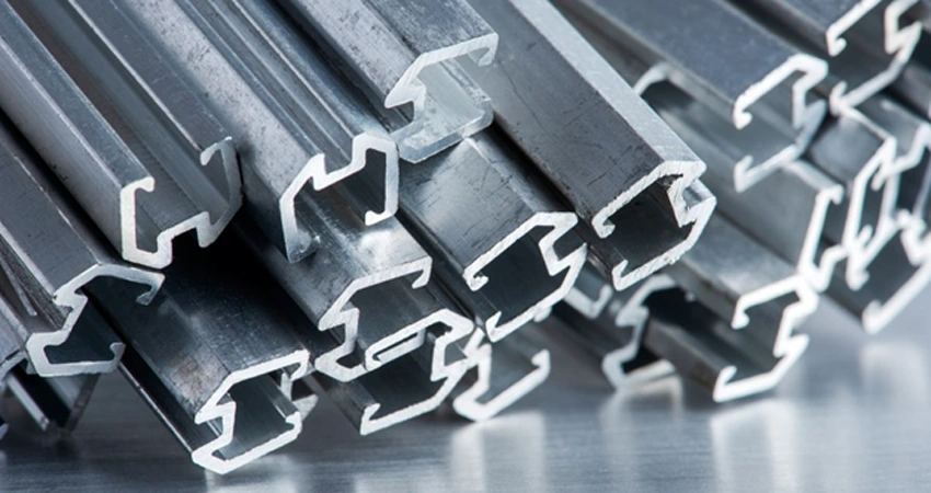 مقایسه تصویری بین سازه فولادی سنتی و سازه مدولار آلومینیومی